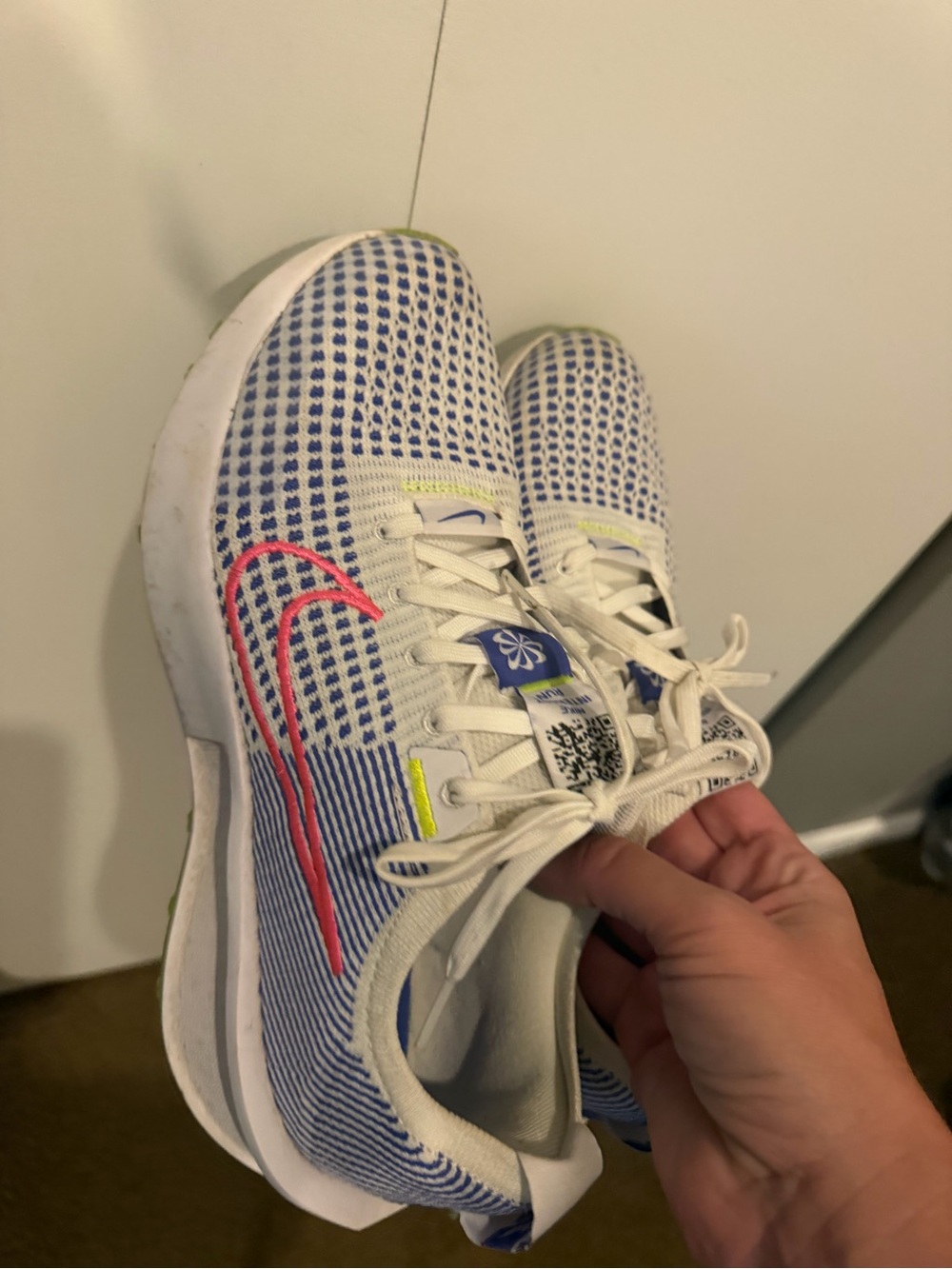 Nike Women's White and Blue Running Sneakers with Pink Swoosh